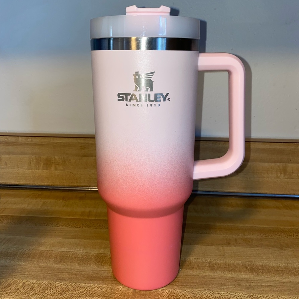 STANLEY 40oz Quencher - Petal Coral Ombre 🩷🤍